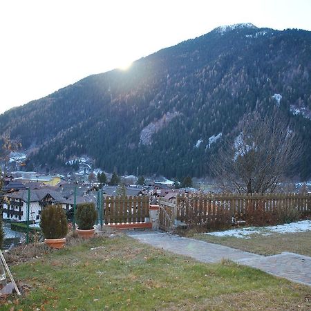 Villetta Con Giardino E Panorama Apartment Carisolo Exterior photo