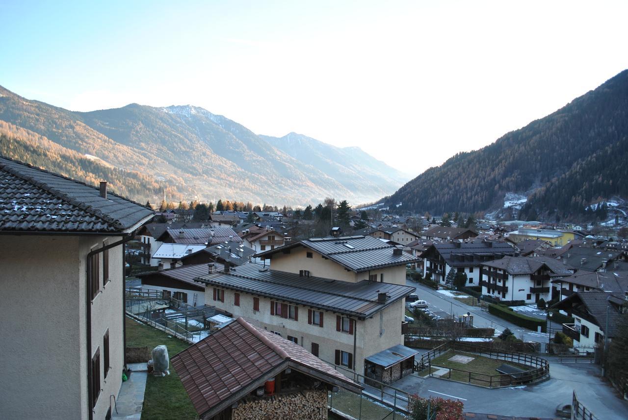Villetta Con Giardino E Panorama Apartment Carisolo Exterior photo