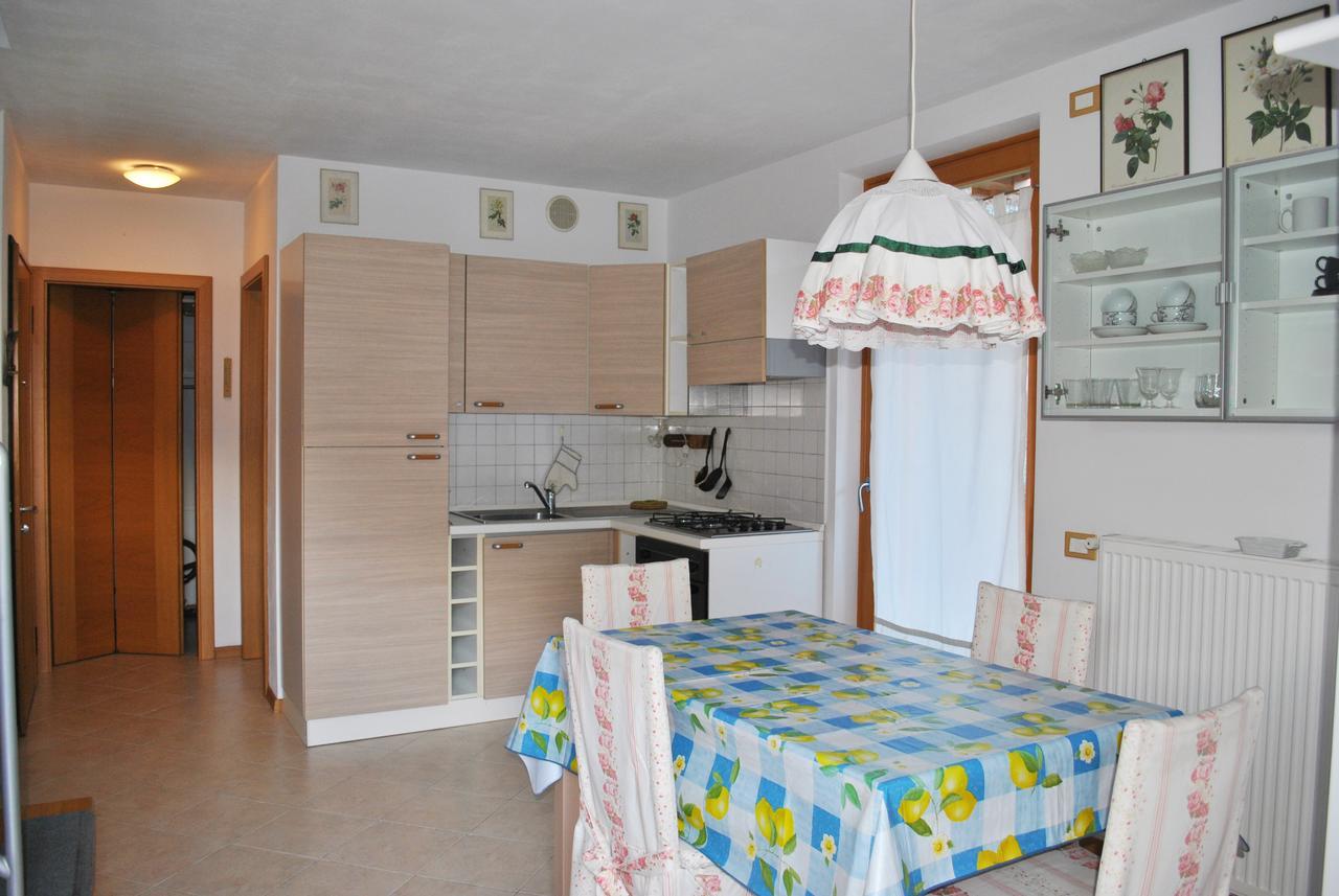 Villetta Con Giardino E Panorama Apartment Carisolo Exterior photo
